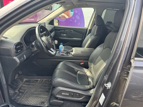 Used 2025 Honda Pilot Touring image 15