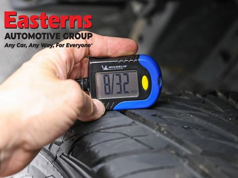 Used 2023 Jeep Wrangler Unlimited Sahara w/ Cold Weather Group AWD/4WD image 28