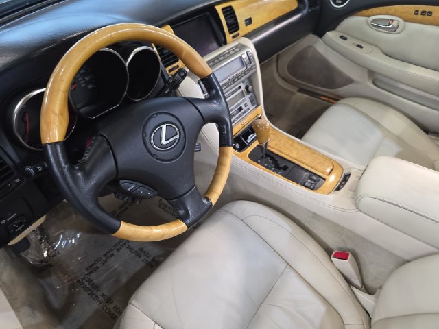 Used 2004 Lexus SC 430 Convertible w/ Preferred Accessory Pkg RWD image 23