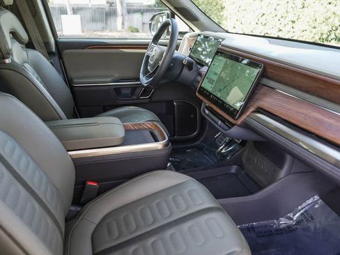 Used 2023 Rivian R1S Adventure AWD/4WD image 16