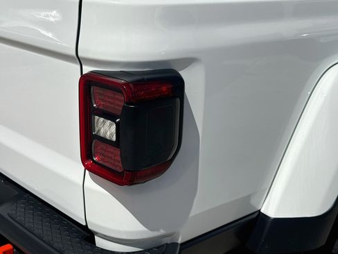 Used 2021 Jeep Gladiator Mojave AWD/4WD image 27