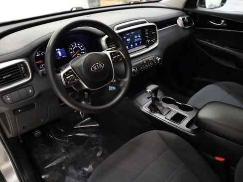 Used 2019 Kia Sorento L image 12