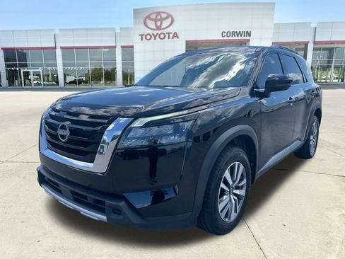 Used 2025 Nissan Pathfinder SL AWD/4WD image 7