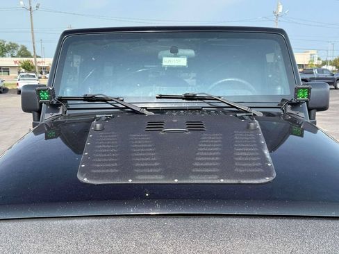 Used 2010 Jeep Wrangler Unlimited Sahara w/ Dual Top Group AWD/4WD image 6