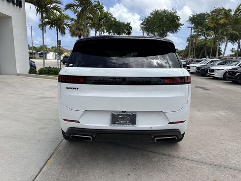 Used 2024 Land Rover Range Rover Sport Dynamic SE image 2