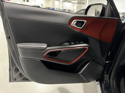 Used 2023 Kia Soul GT-Line image 23