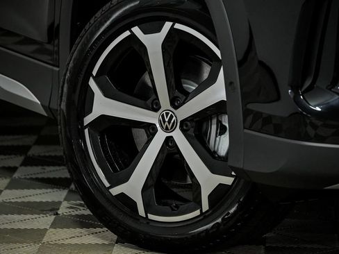 New 2026 Volkswagen Tiguan SE AWD/4WD image 3