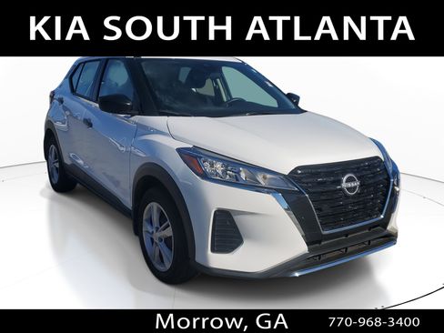 Used 2024 Nissan Kicks S image 1