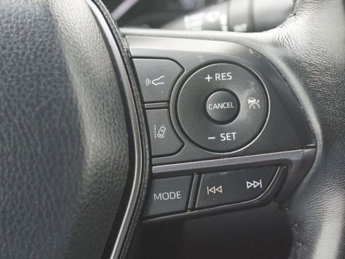 Used 2023 Toyota Camry SE image 11