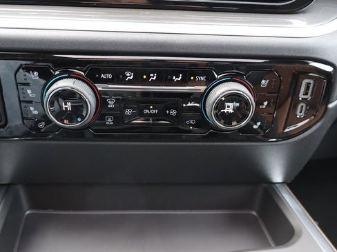 New 2026 Chevrolet Silverado 1500 High Country w/ Technology Package AWD/4WD image 13