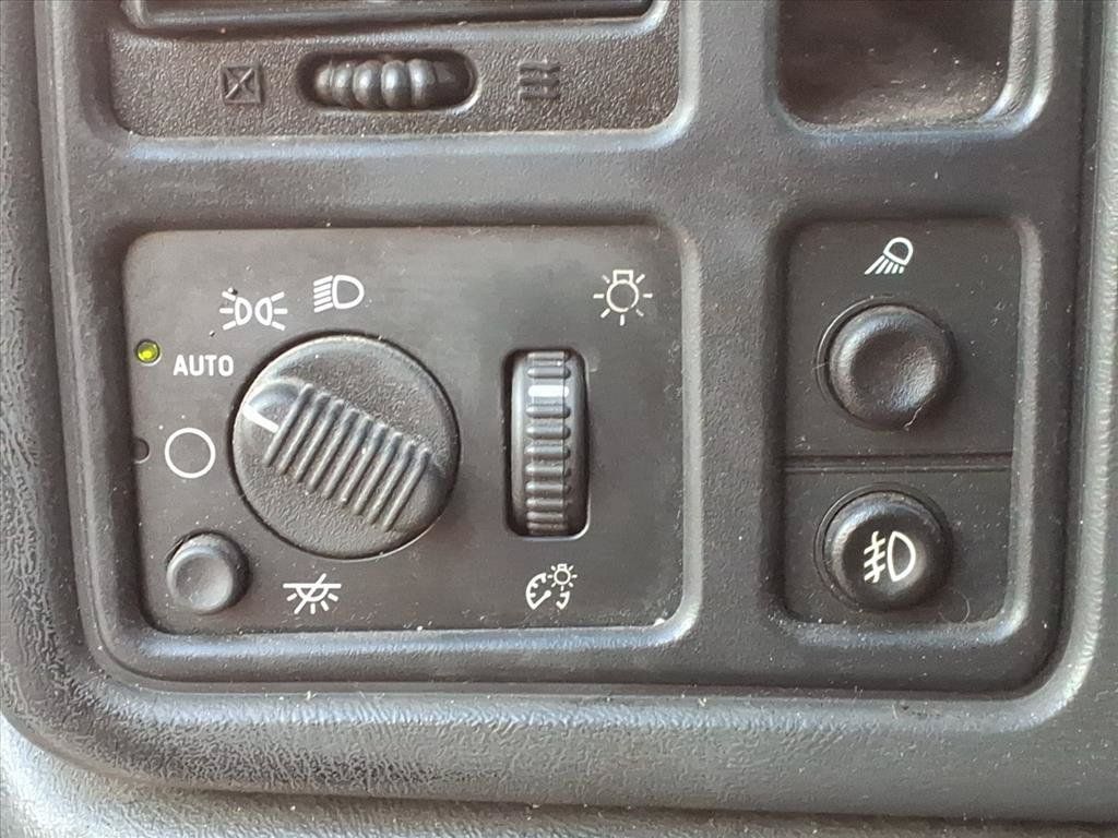 Used 2003 Chevrolet Silverado 1500 LS RWD image 11