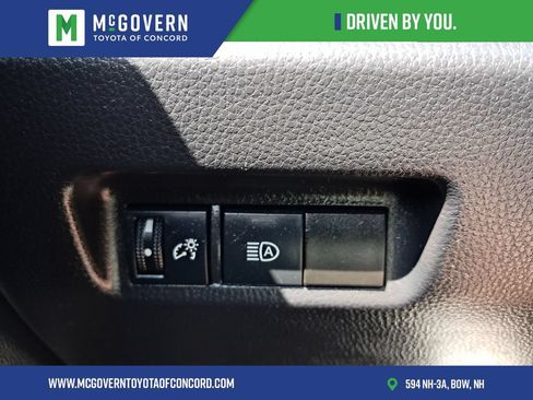Used 2021 Toyota RAV4 LE AWD/4WD image 23