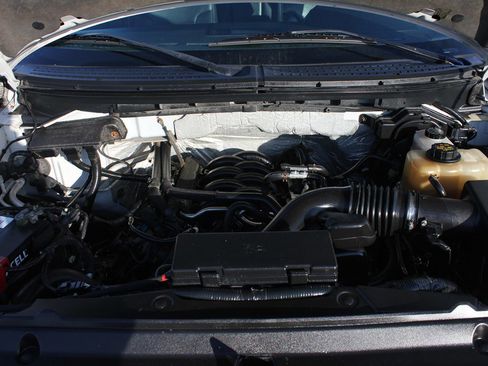 Used 2011 Ford F150 Lariat w/ Lariat Chrome Pkg image 48