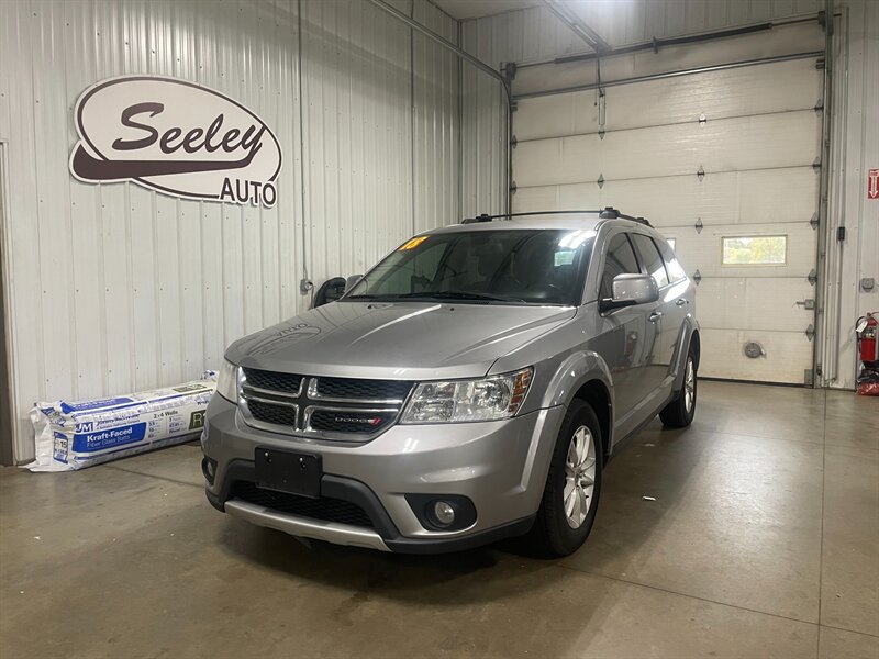 Used 2018 Dodge Journey SXT w/ Safe & Sound Group AWD/4WD image 2