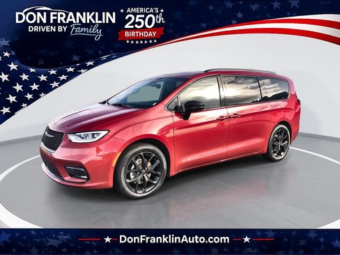 New 2026 Chrysler Pacifica Limited w/ S Appearance Package FWD image 1