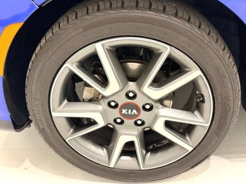 Used 2020 Kia Soul GT-Line FWD image 11