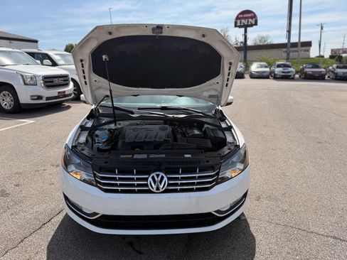 Used 2014 Volkswagen Passat TDI SE image 12