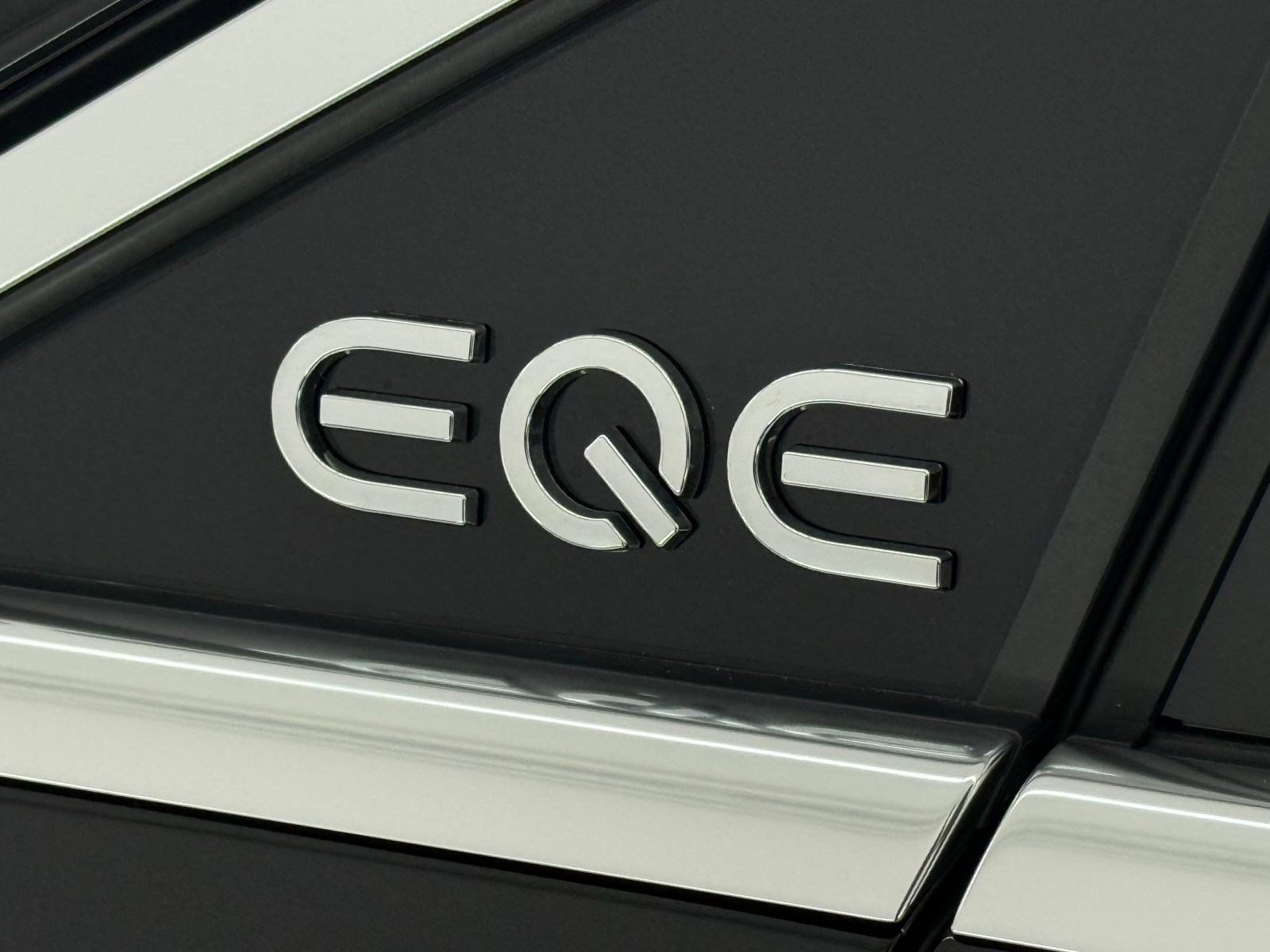Certified 2023 Mercedes-Benz EQE 500 4MATIC SUV image 32