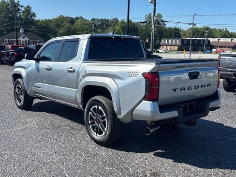 Used 2024 Toyota Tacoma TRD Sport RWD image 5
