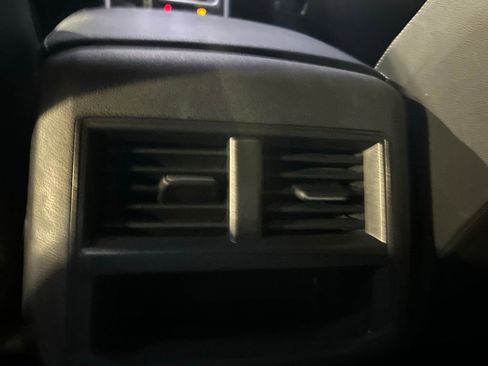 Used 2021 Volkswagen Atlas Cross Sport SE w/ Panoramic Sunroof Package image 44