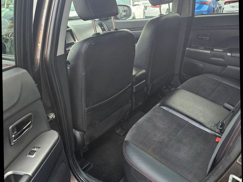 Used 2023 Mitsubishi Outlander Sport SE image 7