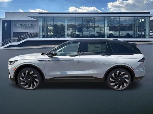 New 2026 Lincoln Nautilus Reserve w/ Jet Appearance Package AWD/4WD image 4