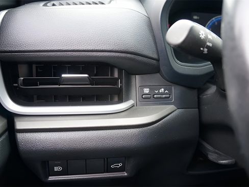 Used 2024 Toyota Grand Highlander Limited image 19