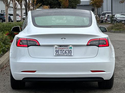 Used 2023 Tesla Model 3 Standard Range image 5