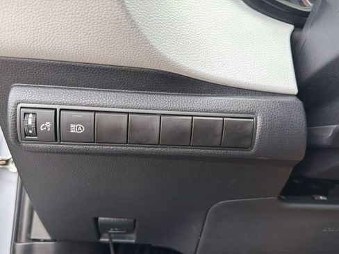 Used 2022 Toyota Corolla SE w/ Carpet Mat Package (TMS) FWD image 13