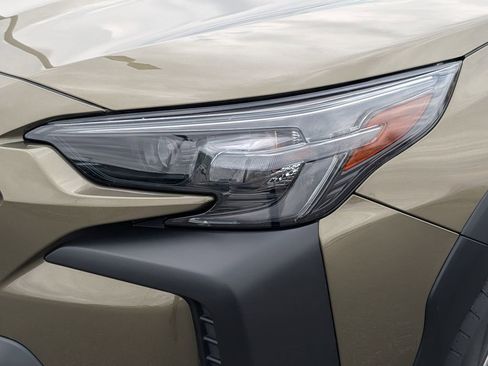 Used 2025 Subaru Outback Premium AWD/4WD image 16