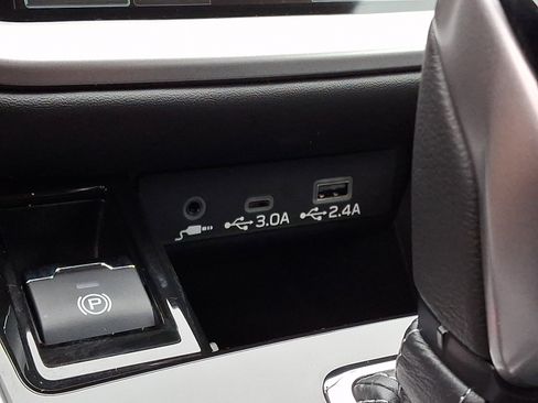 Certified 2025 Subaru Outback Premium AWD/4WD image 17