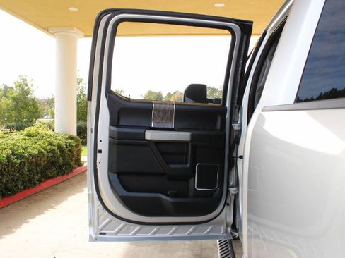 Used 2017 Ford F250 Lariat w/ Lariat Value Package image 29