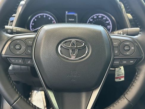 Used 2021 Toyota Camry SE FWD image 19