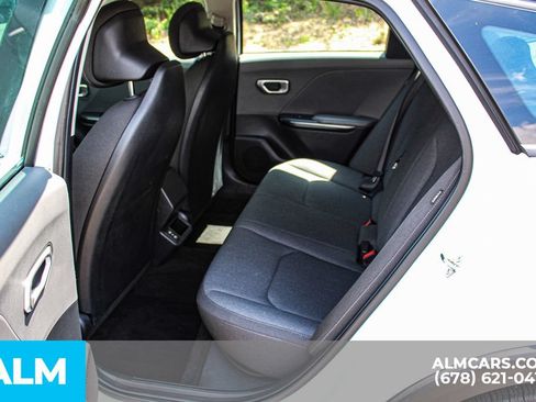 Used 2025 Kia K4 FWD image 18