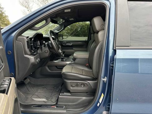 Used 2024 Chevrolet Silverado 1500 ZR2 w/ Technology Package image 2