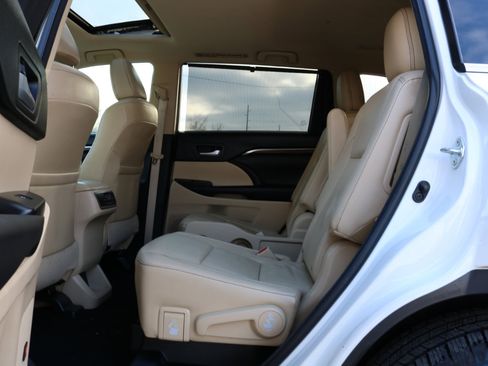 Used 2016 Toyota Highlander Limited image 33