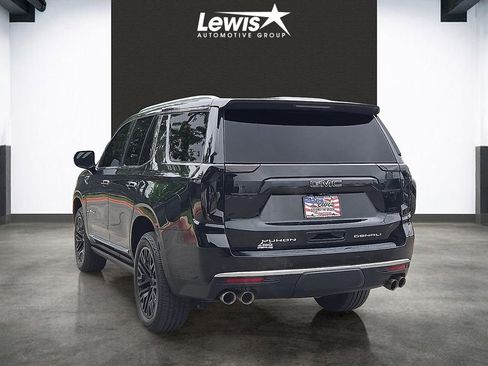 Used 2021 GMC Yukon Denali w/ Denali Ultimate Package AWD/4WD image 3