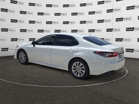 Used 2023 Toyota Camry LE FWD image 4