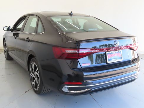 New 2026 Volkswagen Jetta SEL FWD image 6