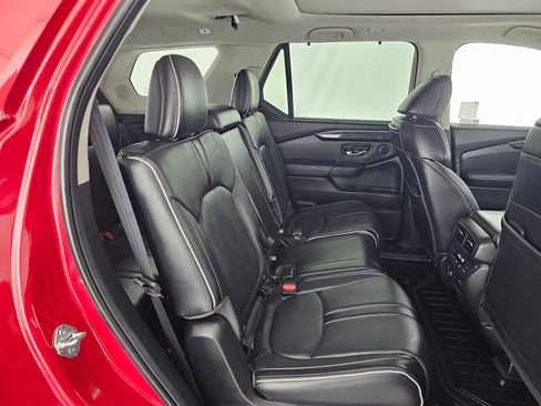 Used 2024 Honda Pilot Elite image 11