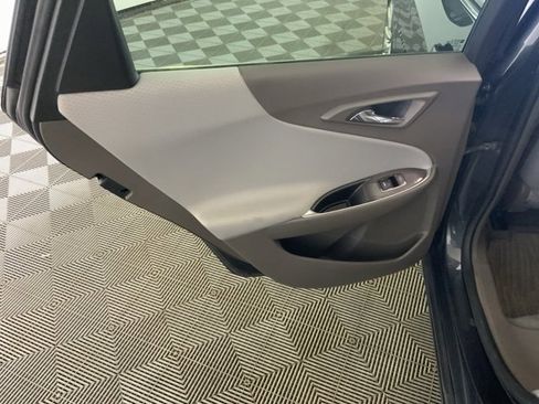 Used 2016 Chevrolet Malibu LT image 33