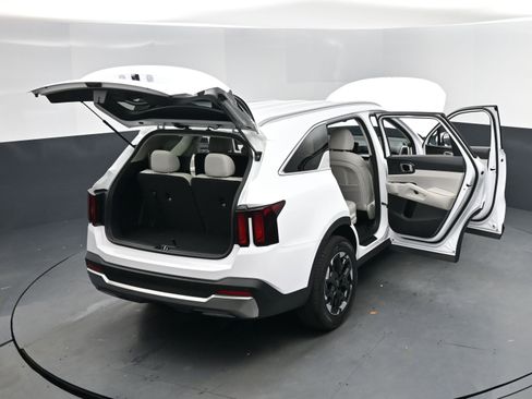 New 2026 Kia Sorento S image 17