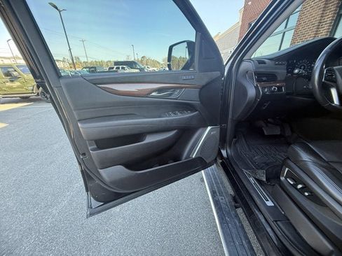 Used 2020 Cadillac Escalade Premium Luxury image 20