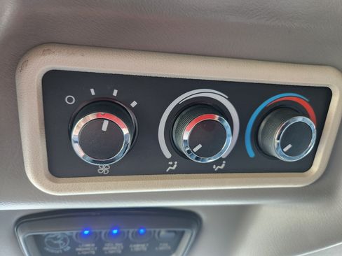 Used 2022 GMC Savana 2500 w/ Enhanced Convenience Package RWD image 43