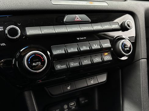 Used 2018 Kia Sportage EX image 17