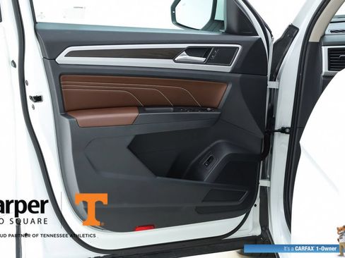 Used 2023 Volkswagen Atlas SE w/ Panoramic Sunroof Package FWD image 18