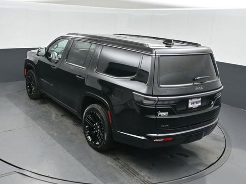 New 2026 Jeep Grand Wagoneer Limited AWD/4WD image 35