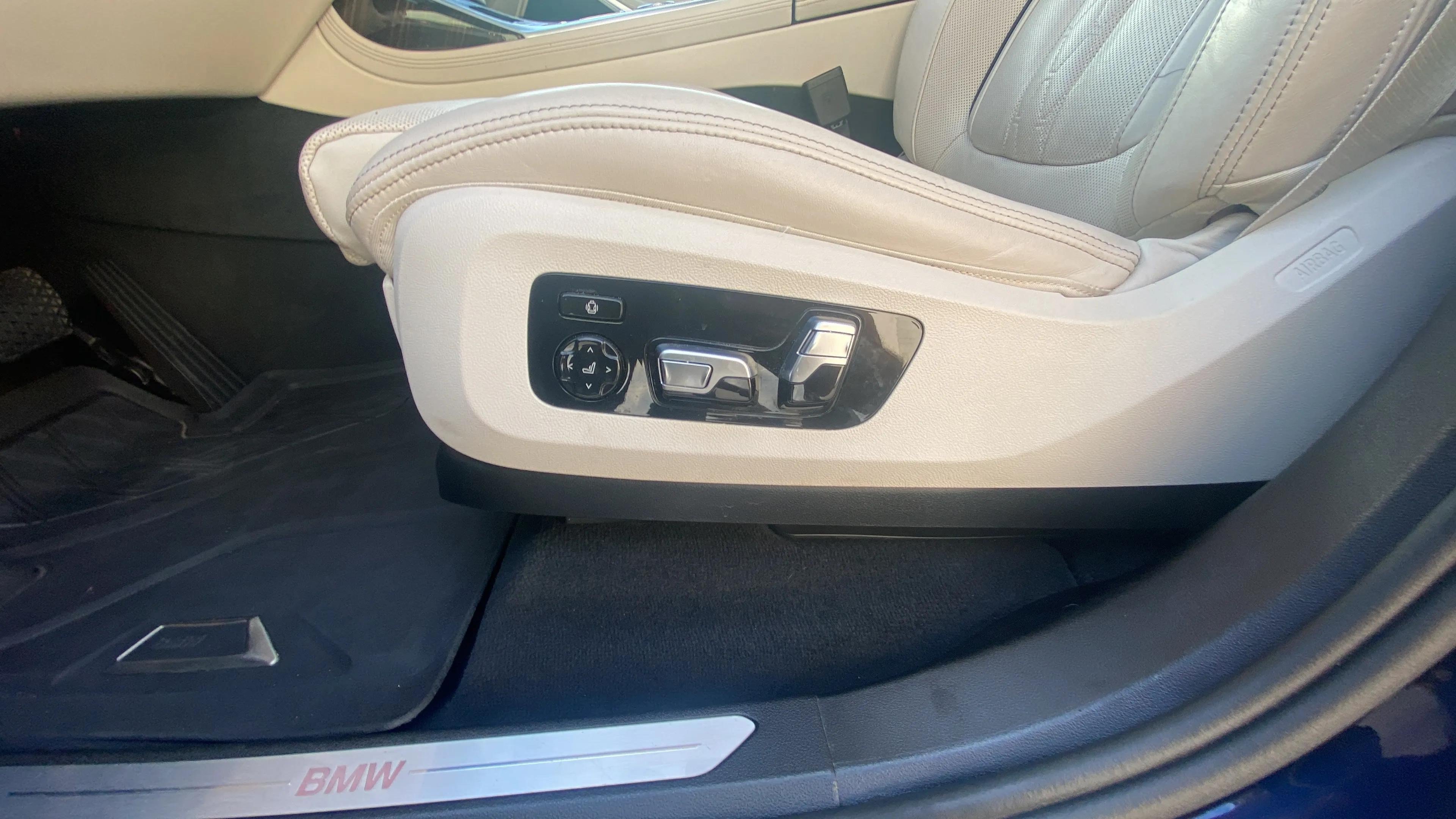 Used 2024 BMW X7 xDrive40i w/ Premium Package AWD/4WD image 21