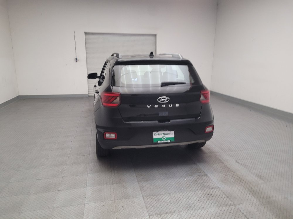 Used 2020 Hyundai Venue SEL w/ Convenience Package FWD image 6