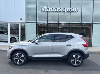 Used 2025 Volvo XC40 B5 Plus AWD/4WD video 2